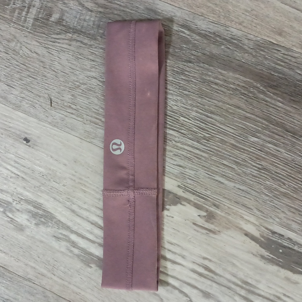 ⭐💜LULULEMON💜⭐ purple head band